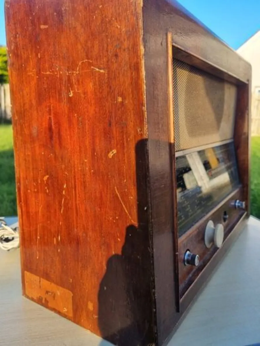 Vintage Bush AC34 valve radio receiver - Image 4