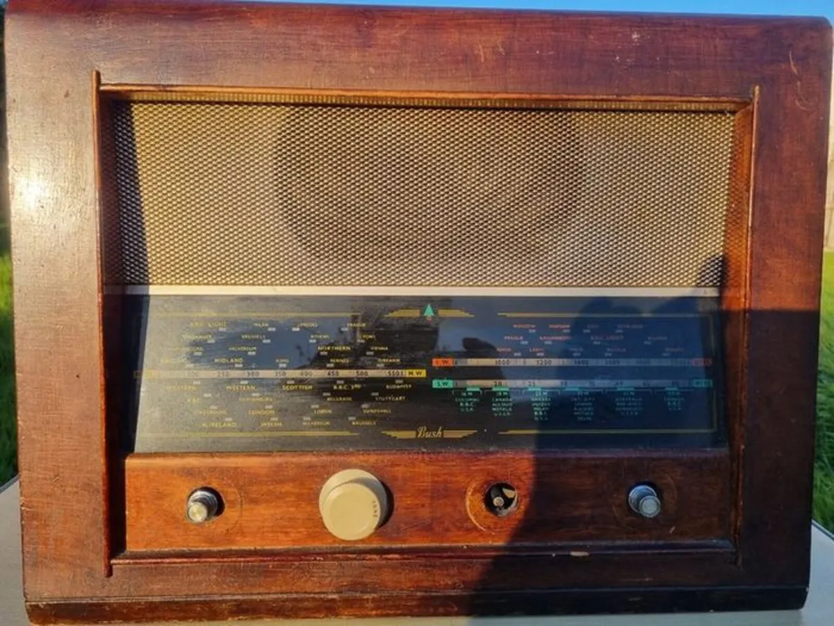 Vintage Bush AC34 valve radio receiver - Image 3