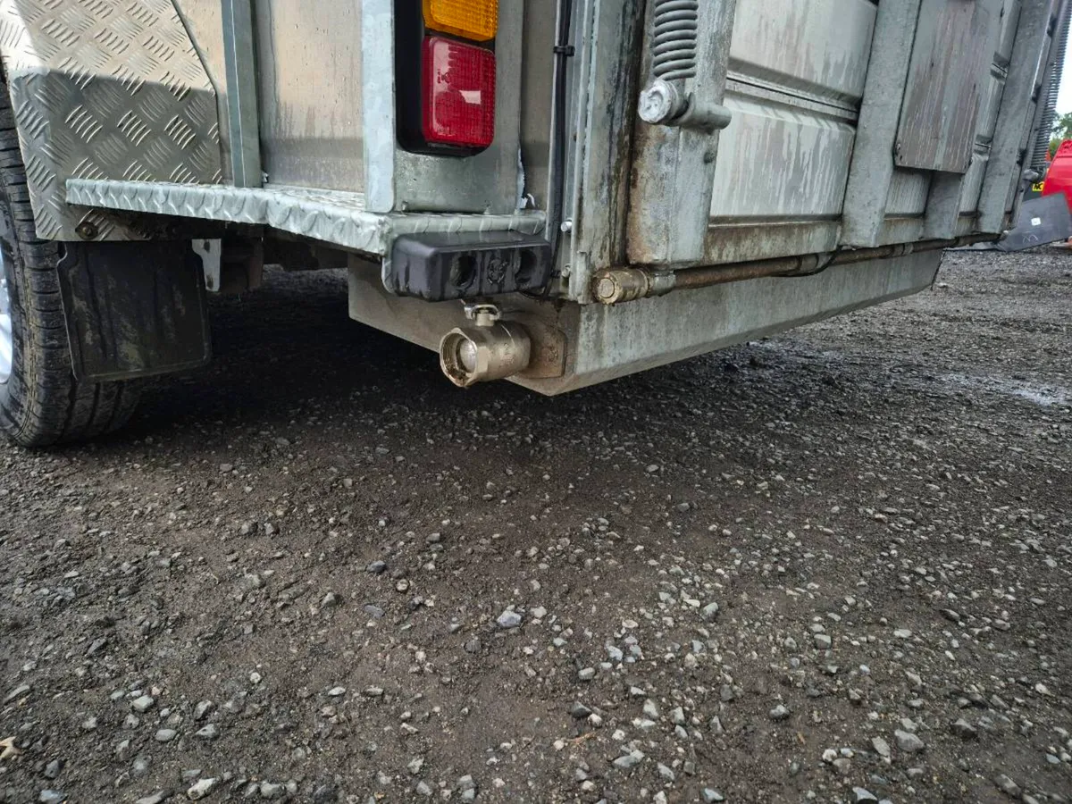 Nugent livestock trailer - Image 4