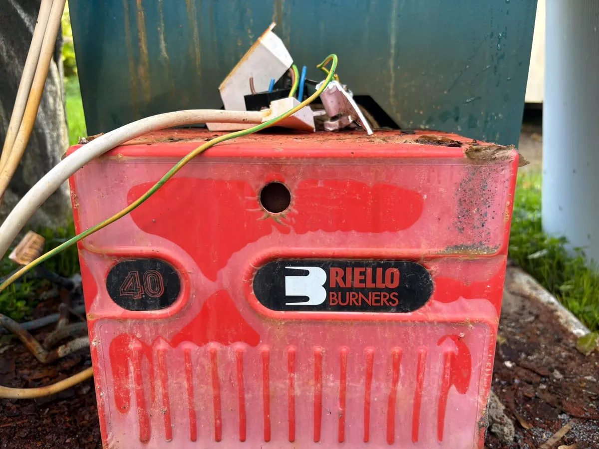 Oil burner and boiler - Image 2