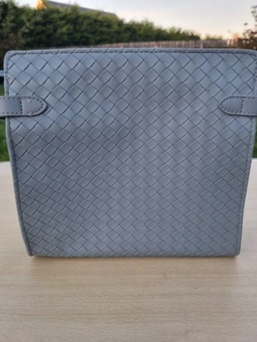 Moroccanoil brand cosmetic bag - Image 4