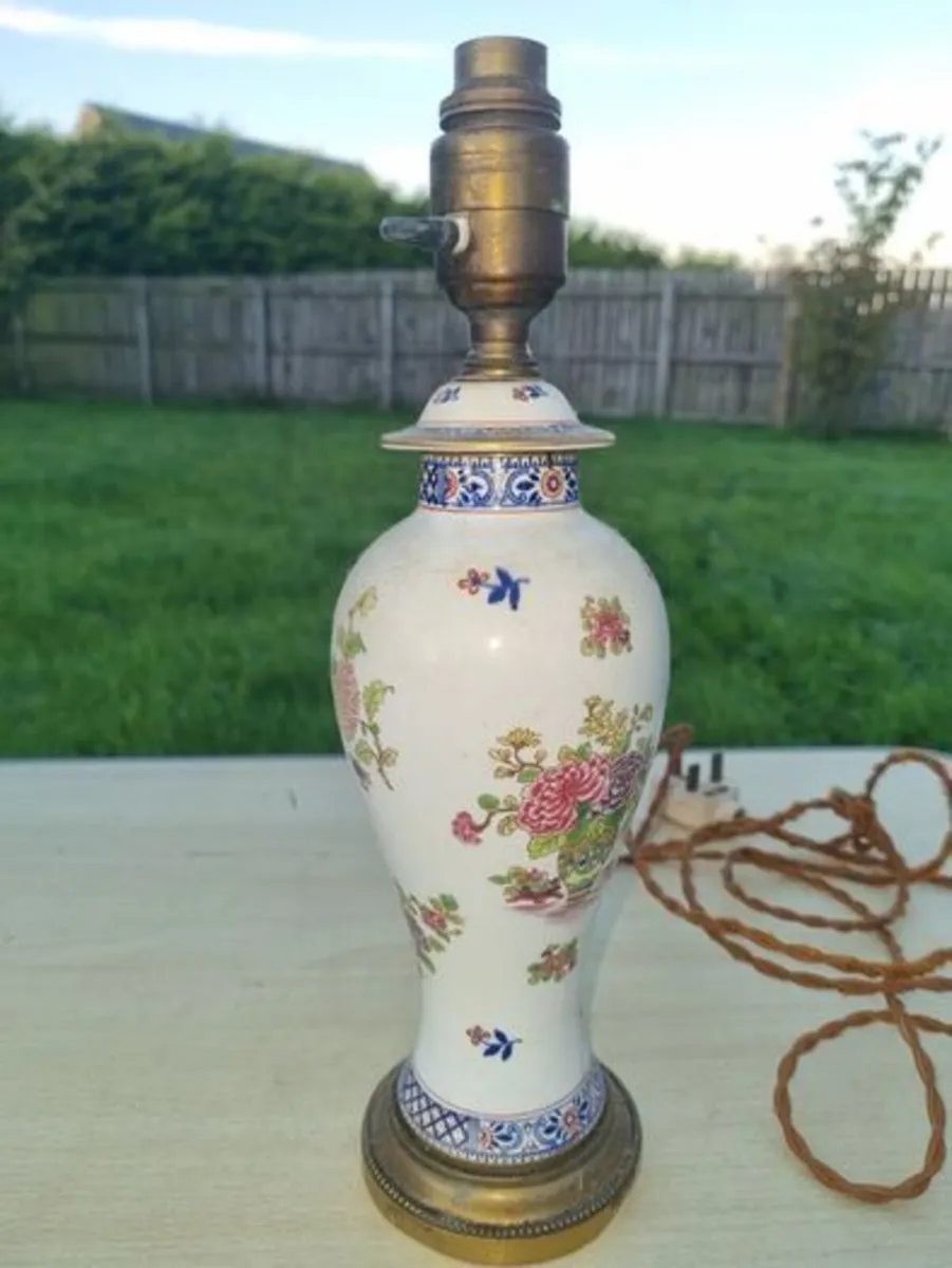 Chinoiserie porcelain table lamp - Image 2