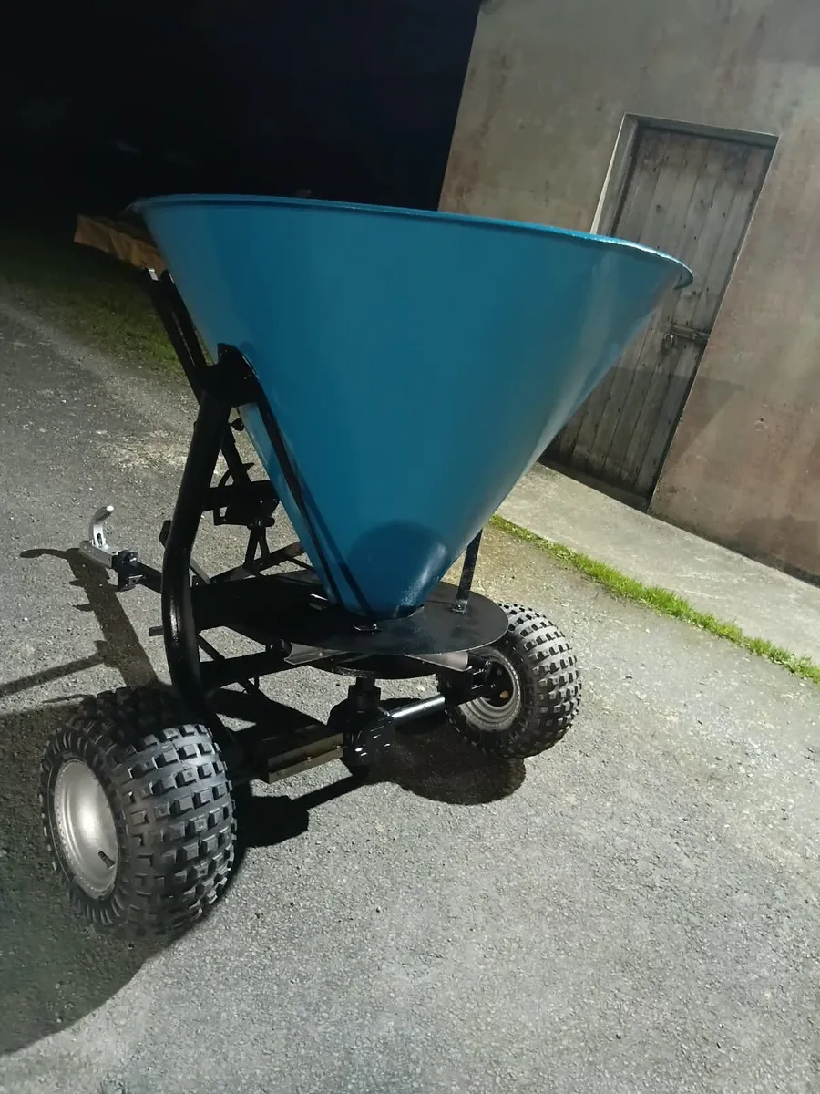 Fleming quad fertiliser spreader - Image 1