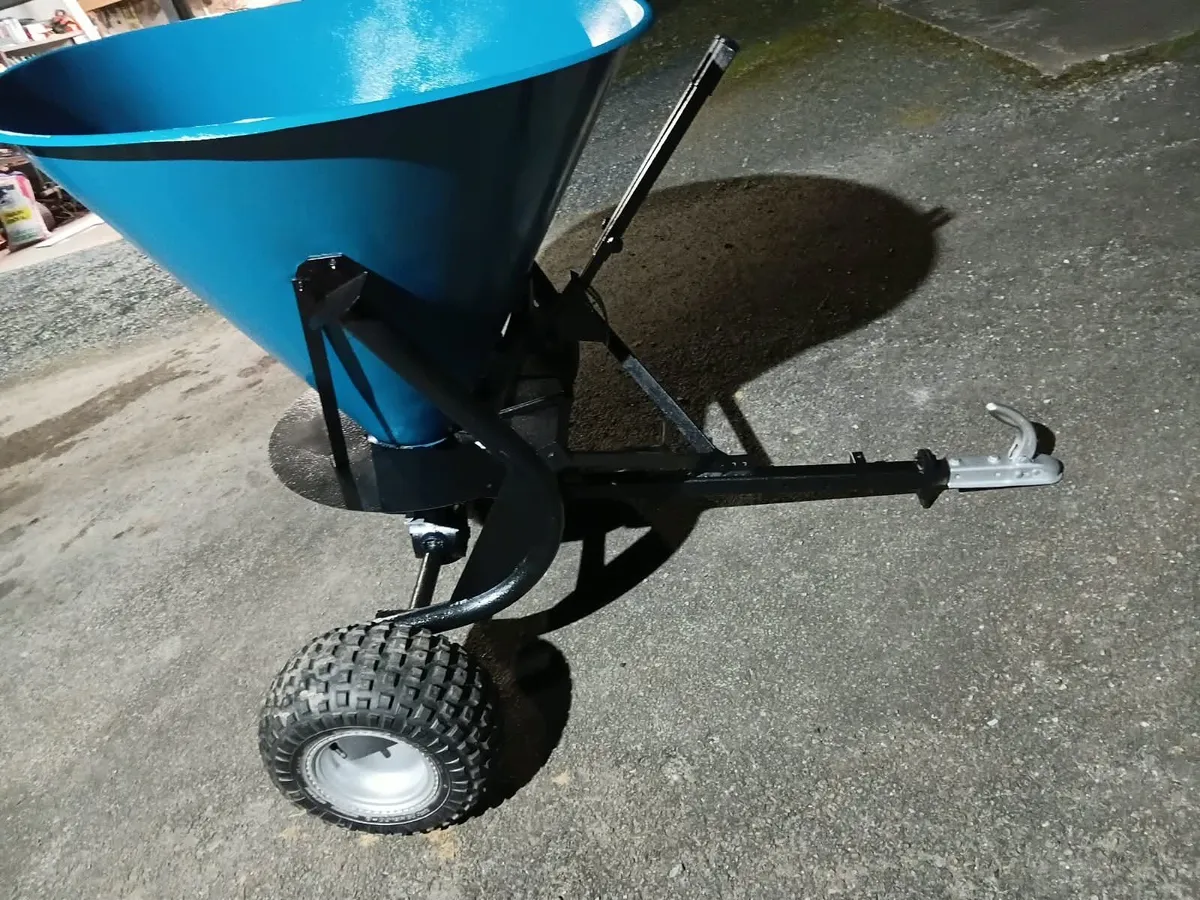 Fleming quad fertiliser spreader - Image 3