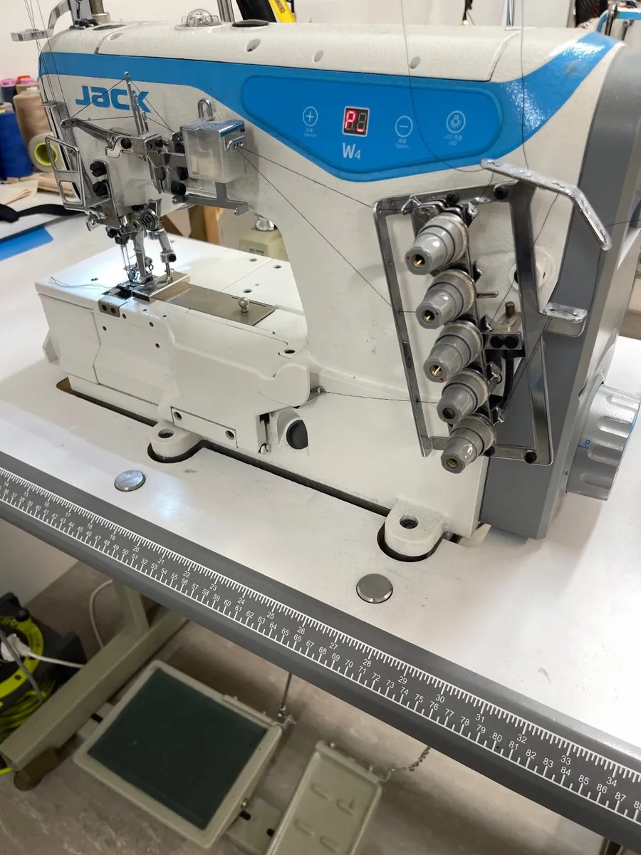 Cover stich  bottom hemming machine - Image 1