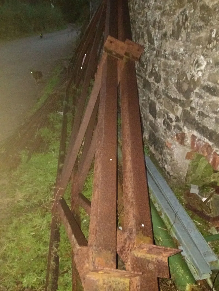 Steel roof trusses - Image 2