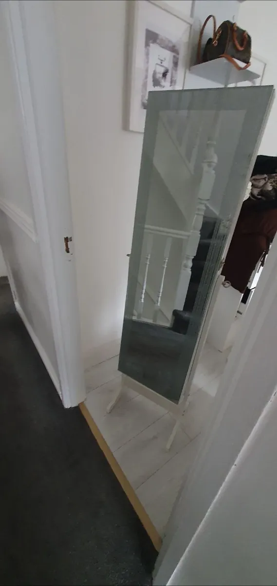 Free standing storage mirror - Image 2