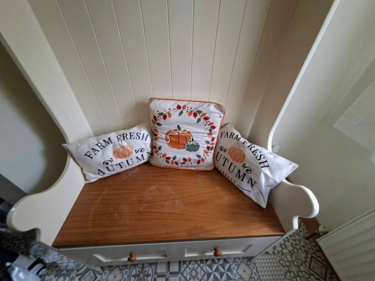 HallwY Dresser - Image 2