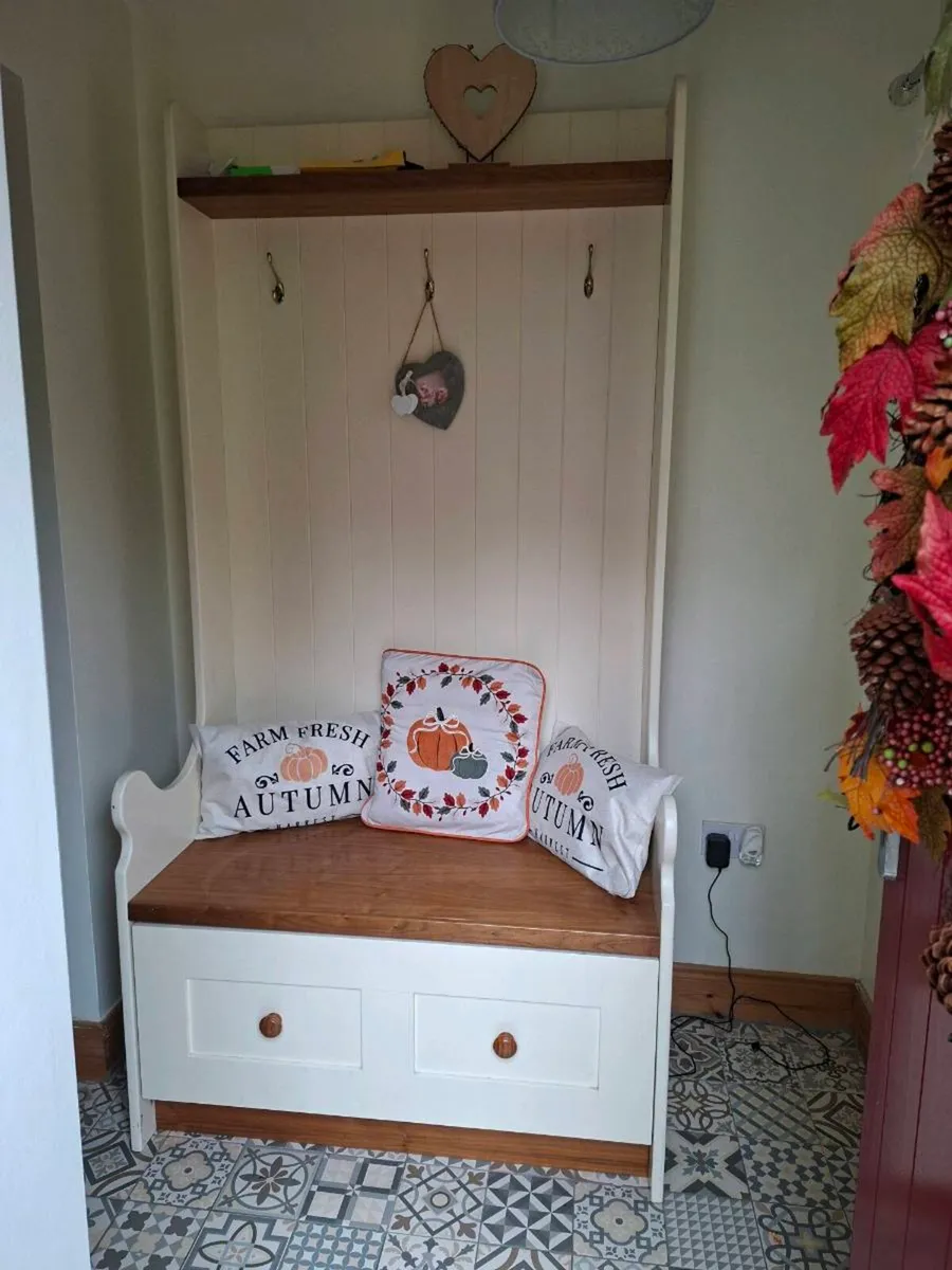 HallwY Dresser - Image 1