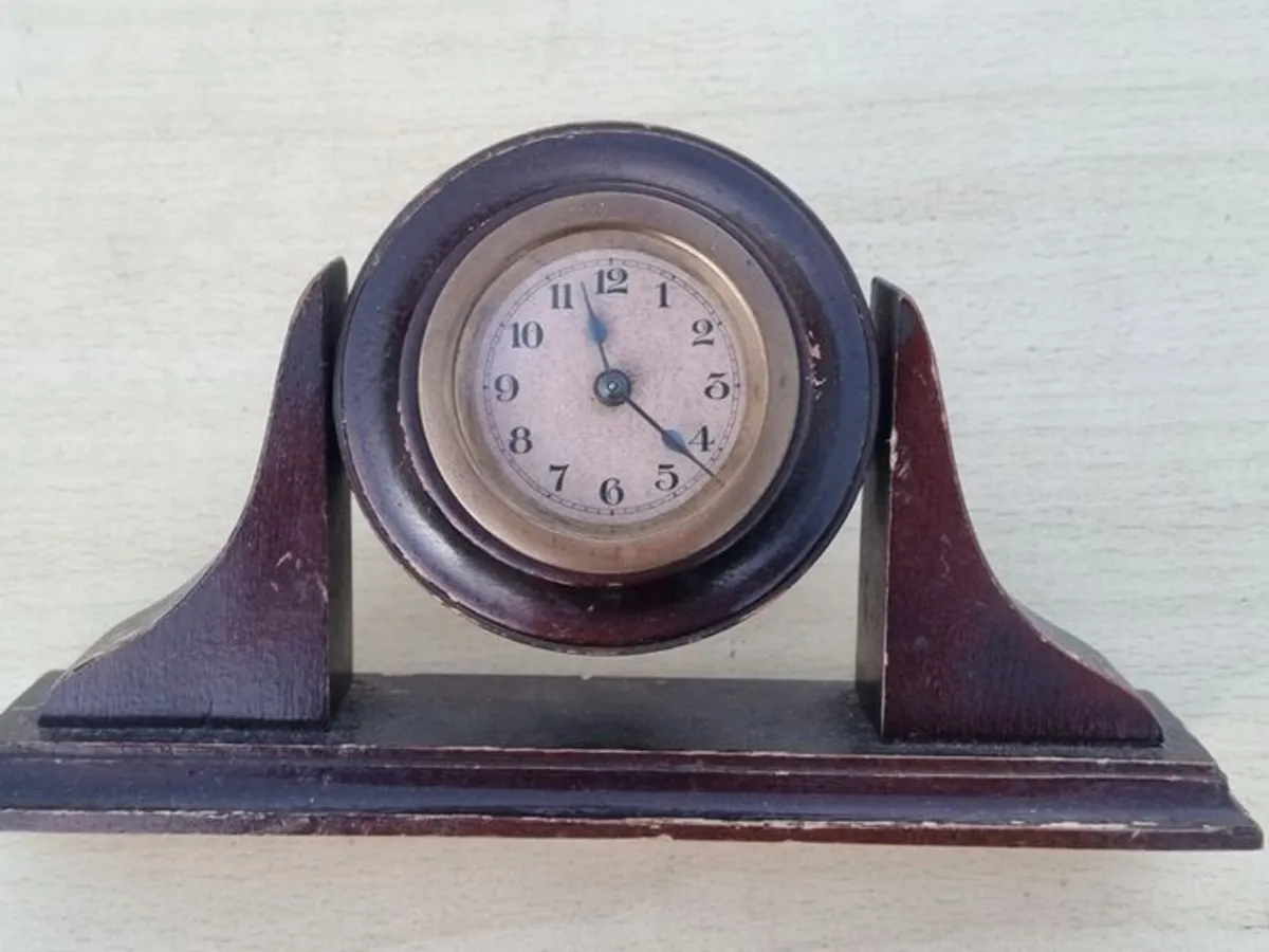 Antique, small desk clock - Image 1