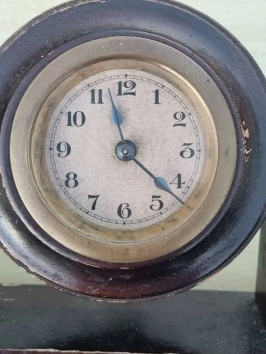 Antique, small desk clock - Image 2
