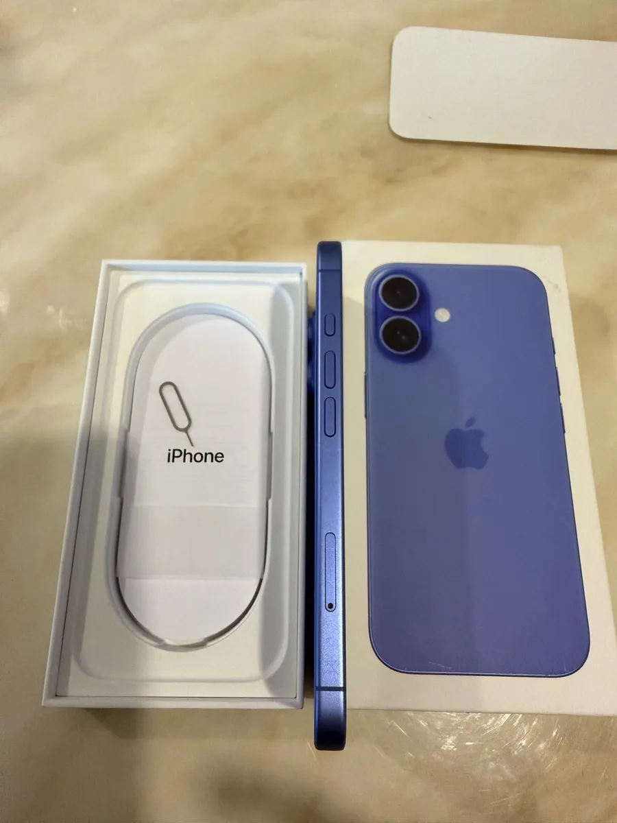 iPhone 16 blue unlocked 128gb - Image 3