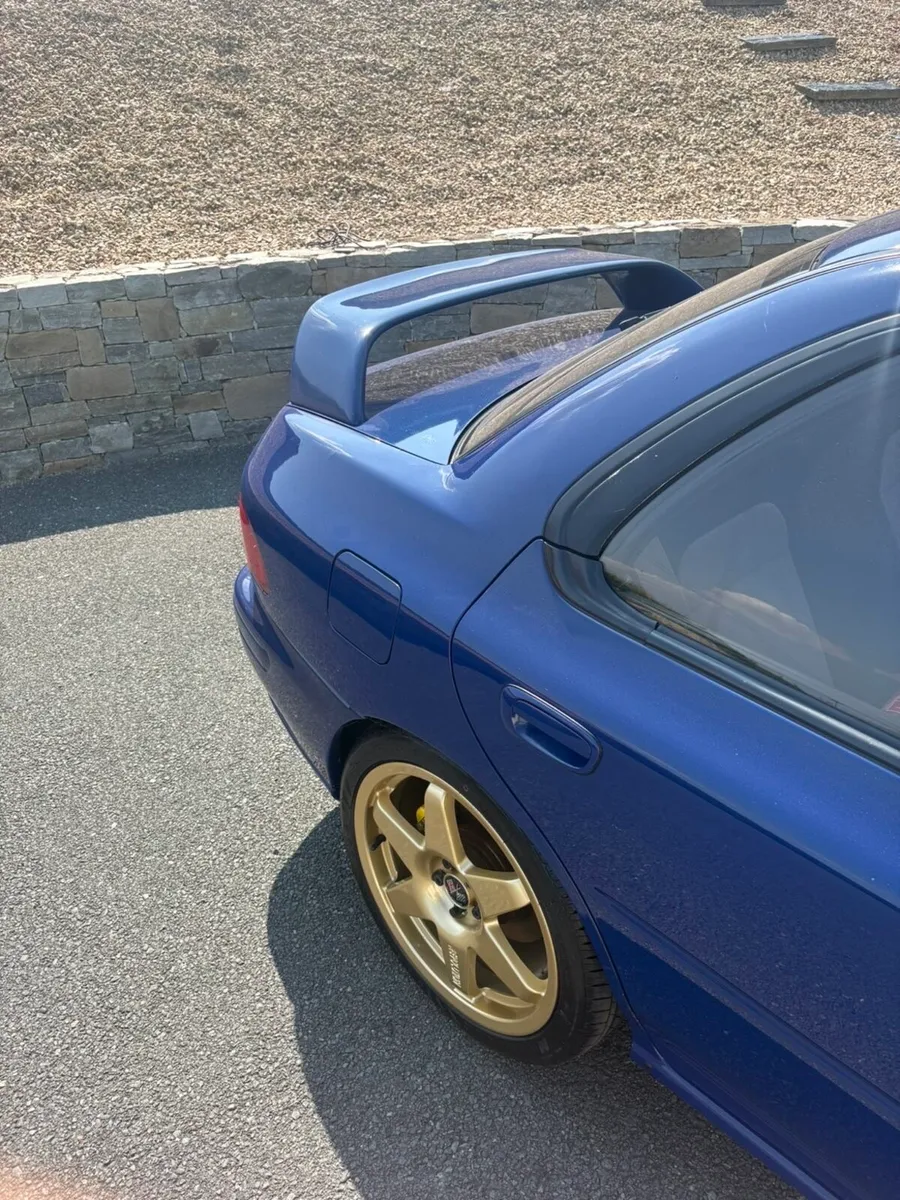 Subaru Impreza 555 STI Ver 2 - Image 2