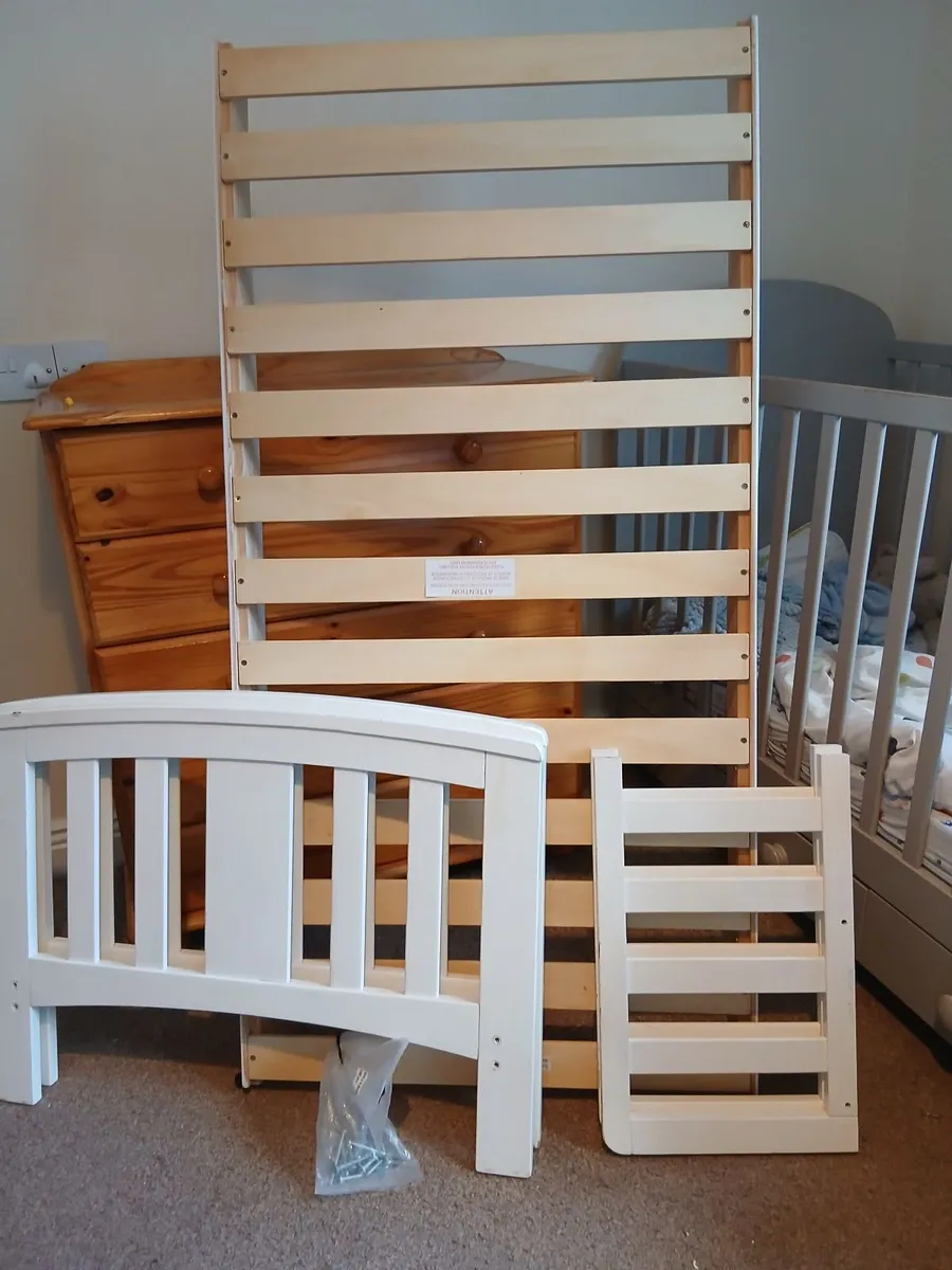 Free Toddler bed