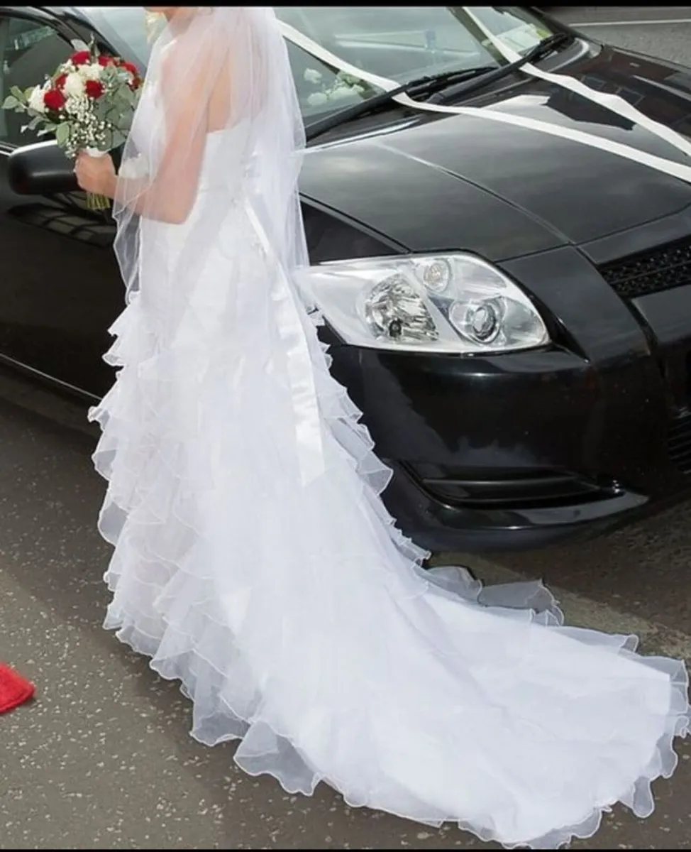 Wedding dress - Image 1