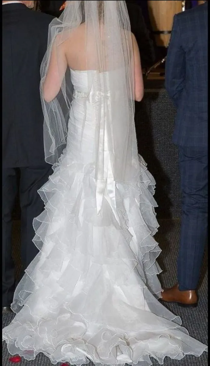Wedding dress - Image 2