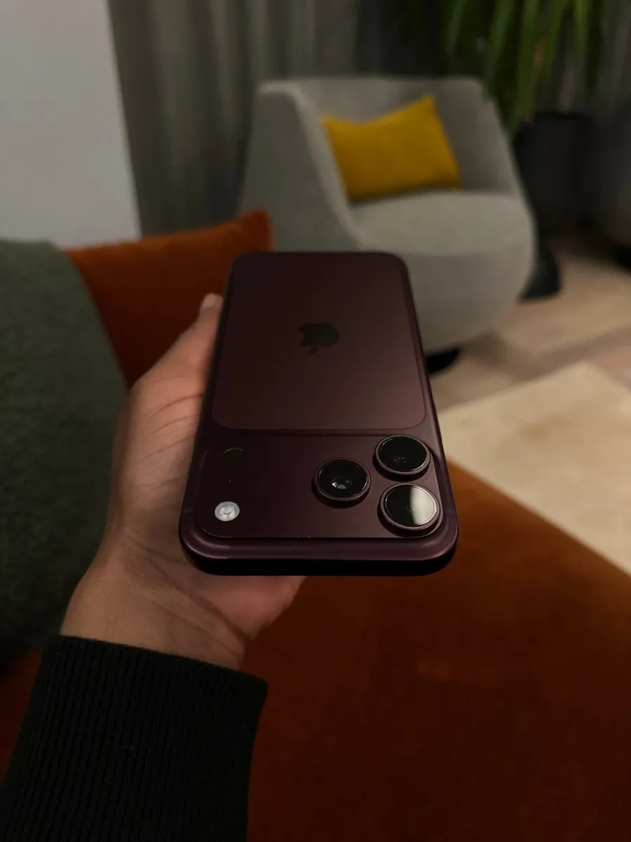 iPhone 18 pro max 512 GB Burgundy - Image 2