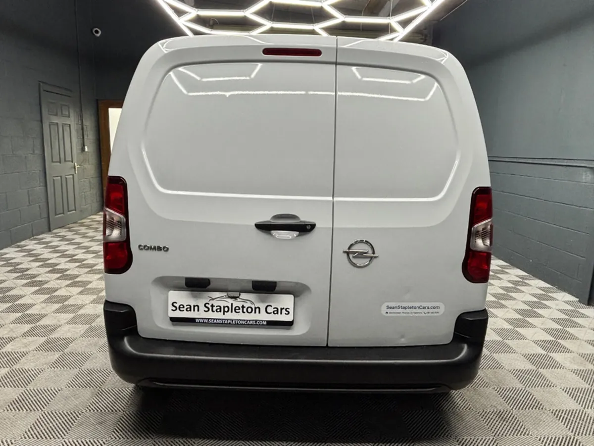 Opel Combo KOMF L1H1-1.5 100PS D 3DR KOMFORT TRIM - Image 4