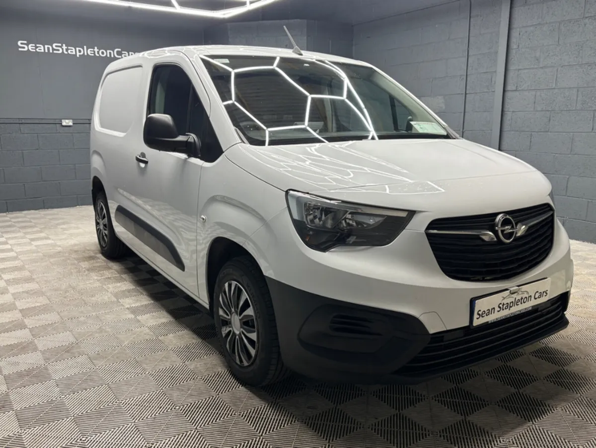 Opel Combo KOMF L1H1-1.5 100PS D 3DR KOMFORT TRIM - Image 3