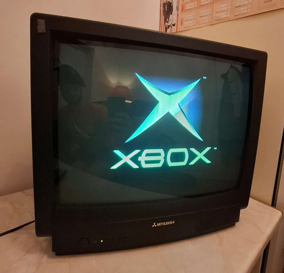 Mitsubishi 21" CRT TV - Image 1
