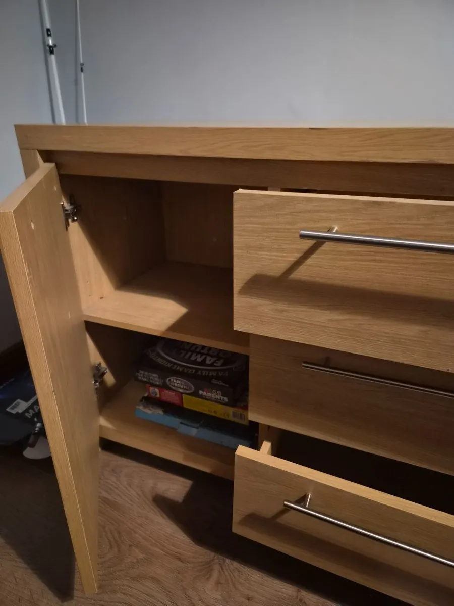 Furniture cabinet - Image 1