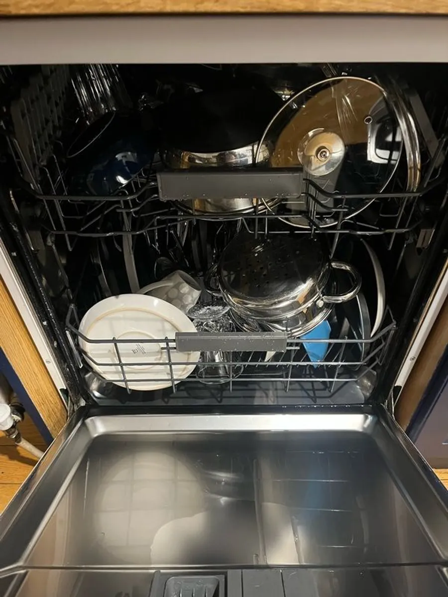 Whirlpool dishwasher - Image 2
