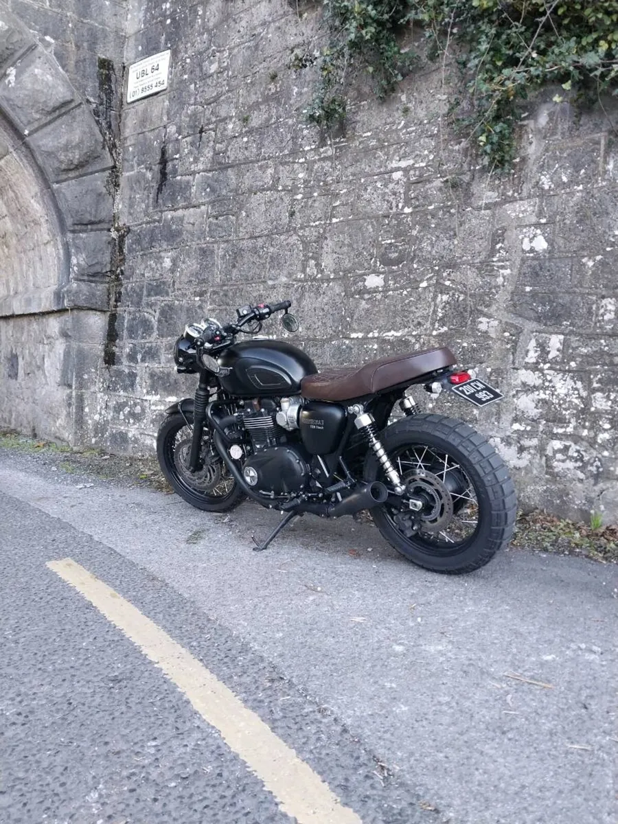 Triumph Bonneville T120 - Image 2