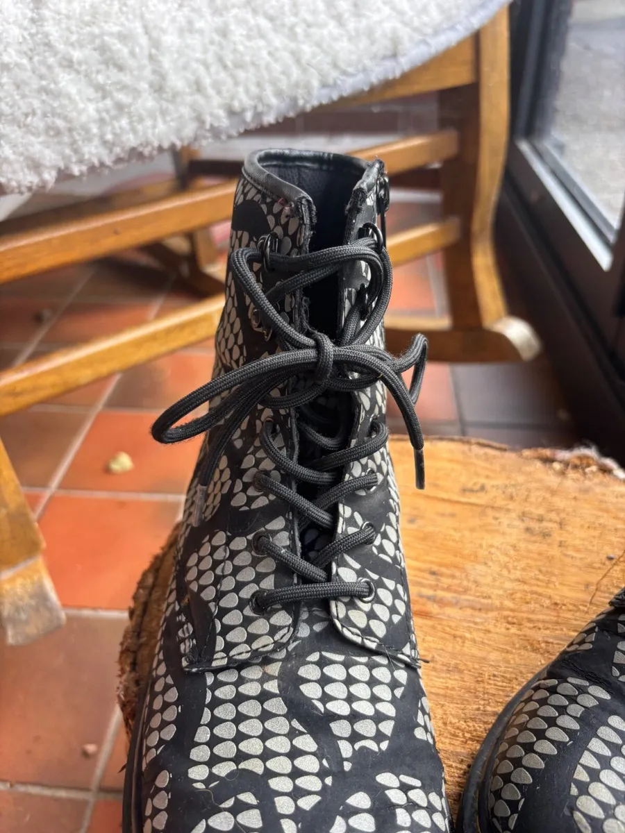 Doc Martin boots - Image 4