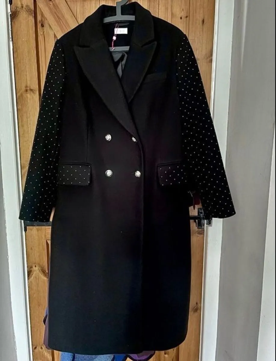 Beautiful women's 2XL coat - never worn - Image 3