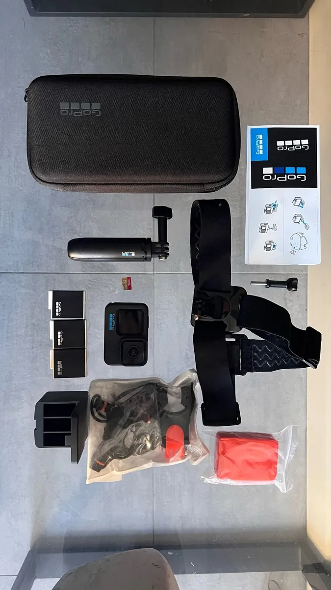 GoPro HERO11 Black +256GB SD + 3x Batteries - Image 1