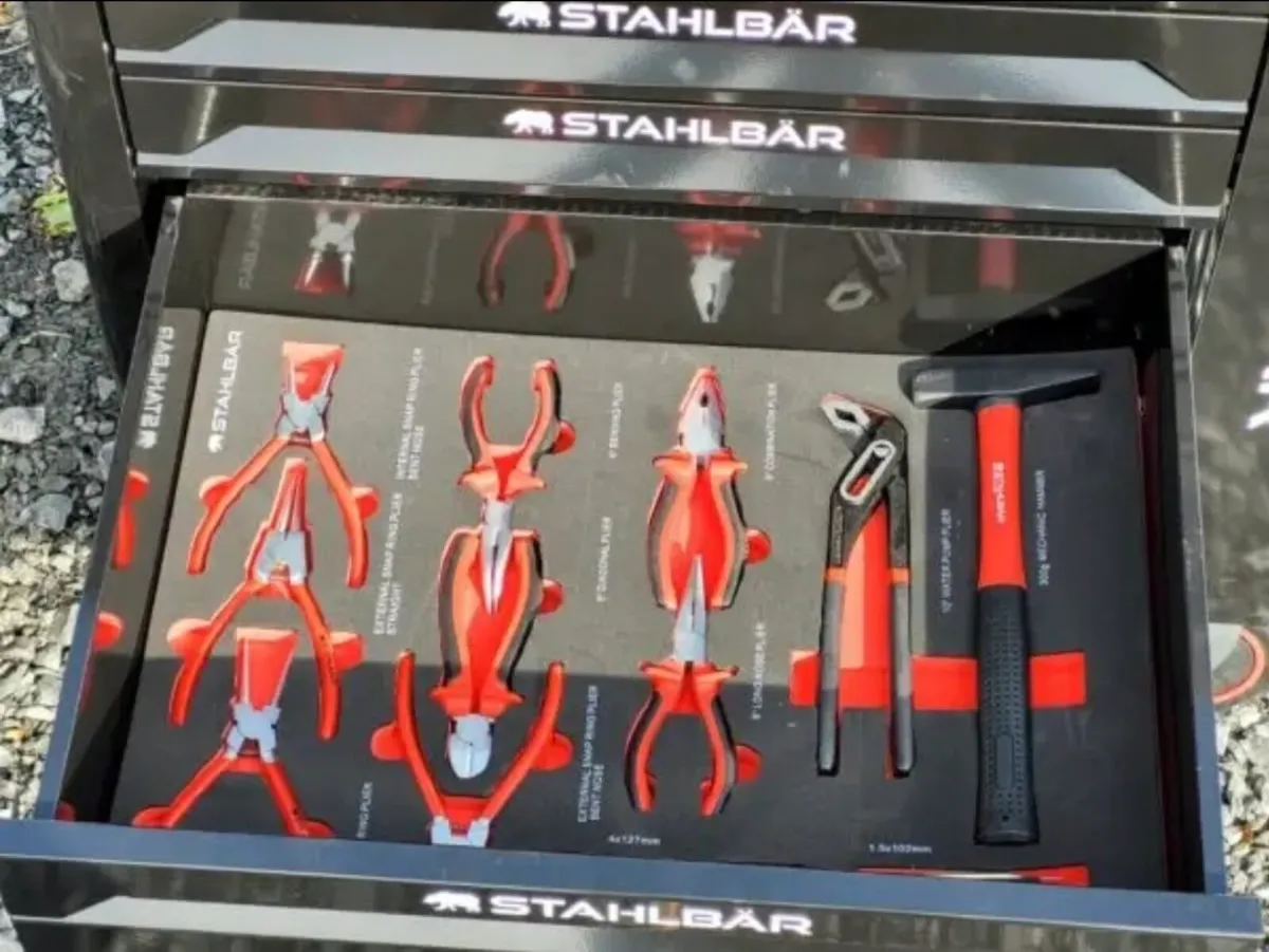 7 drawer tool box with tools - Image 3