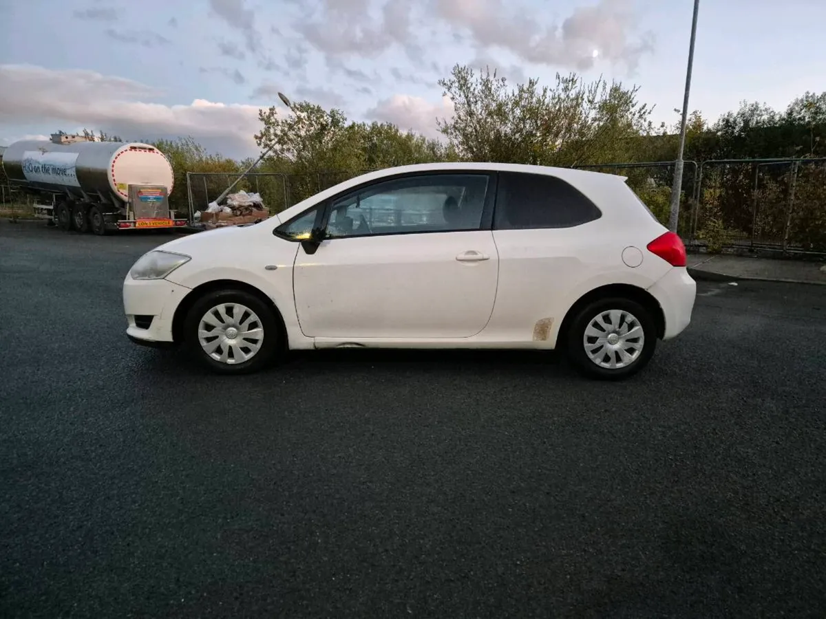 Toyota Auris diesel van .d4d  2007 - Image 2