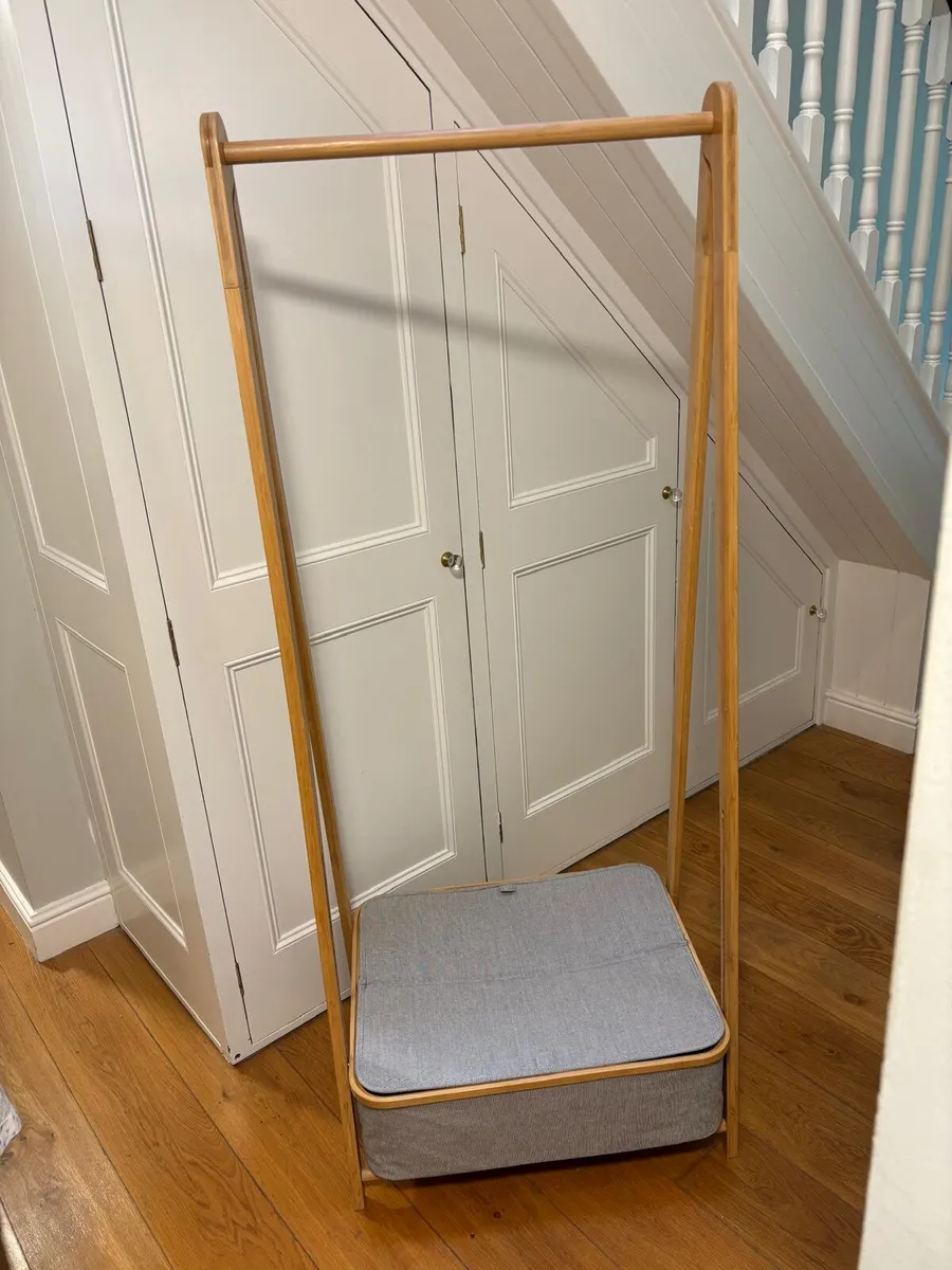 Collapsible clothes rail - Image 1