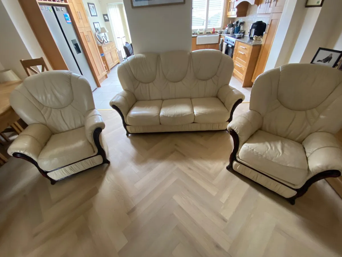 Three piece leather suite - Image 1