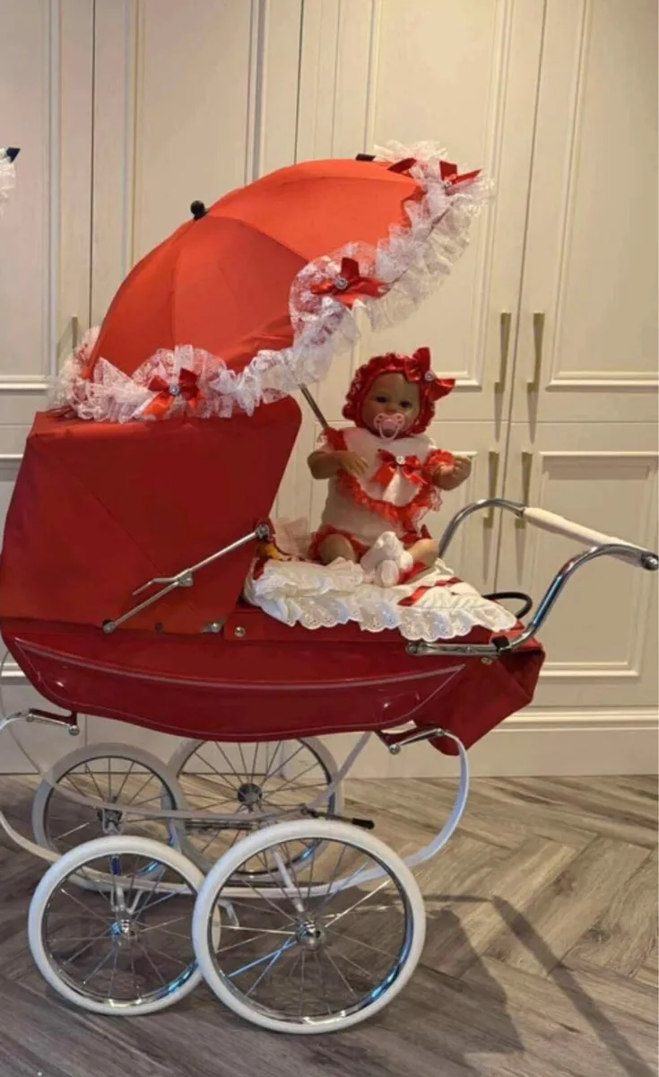 Doll pram - Image 1