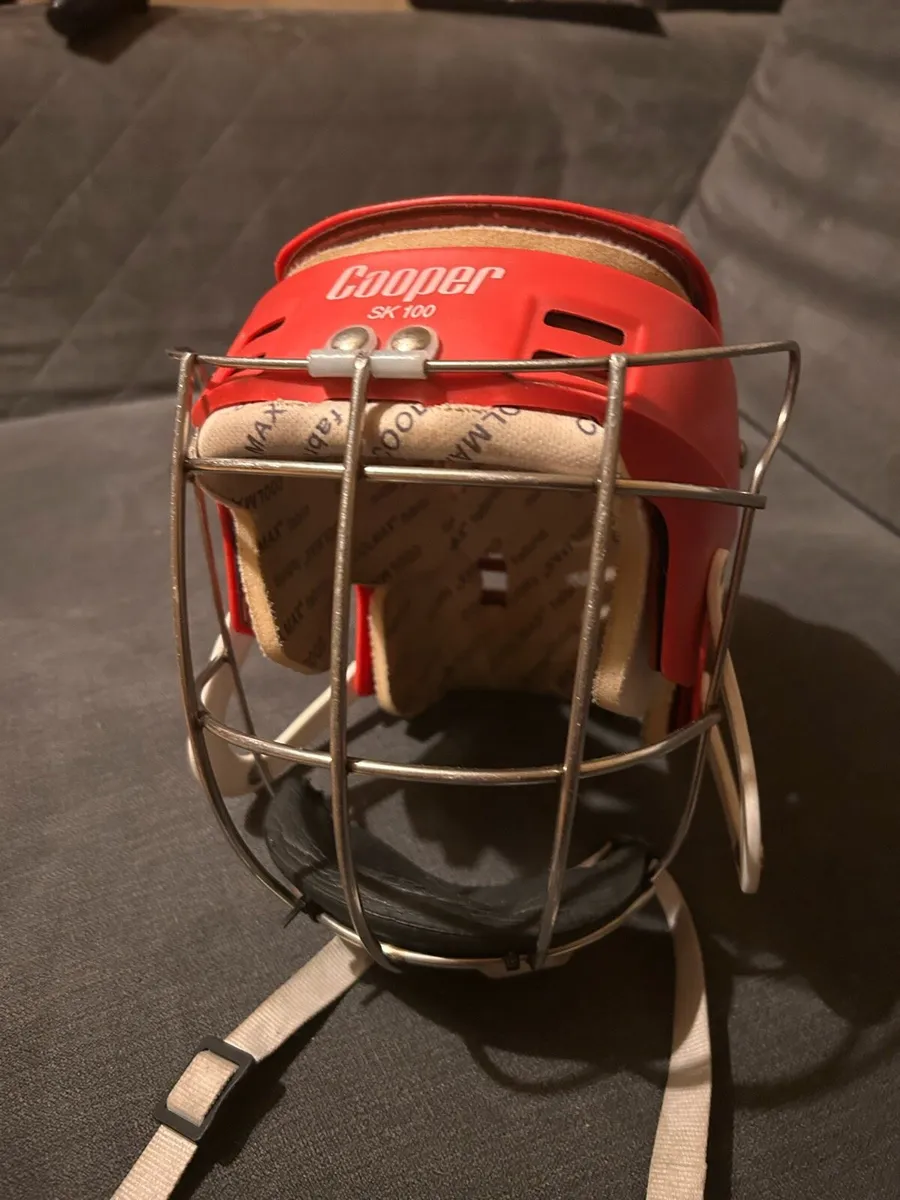 Original Red Cooper SK100 Hurling Helmet - Image 2