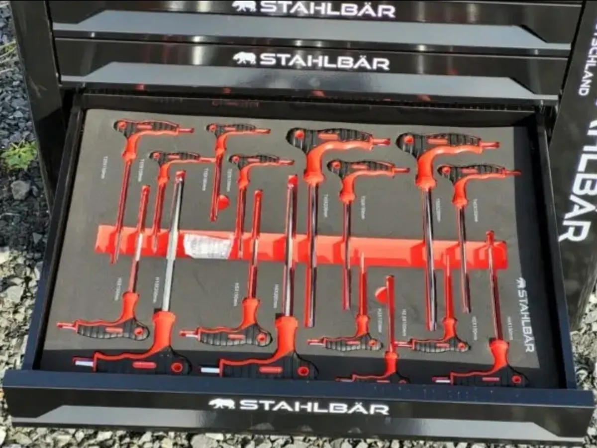 7 drawer tool box with tools - Image 4