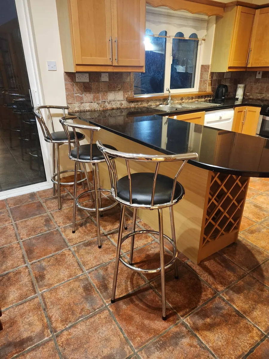 Breakfast stools - Image 3
