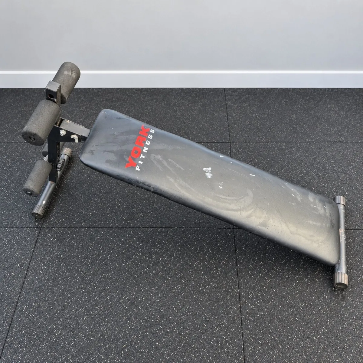 Adjustable Sit-Up Bench – Abdominal Workout Bench - Image 1
