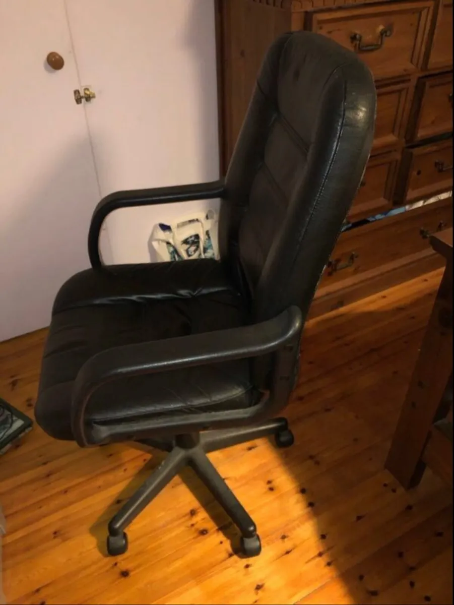 Office chair - Image 2