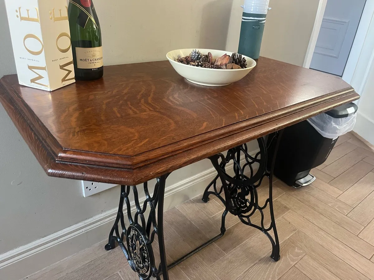 Singer sewing machine table - Image 3