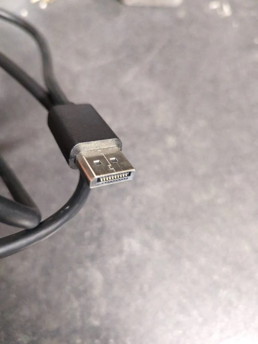 Displayport Cable - Image 1