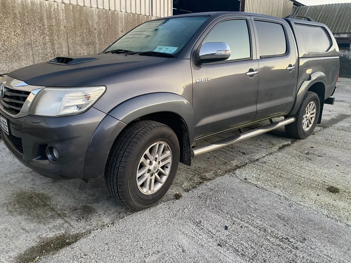 Toyota Hilux 2015 - Image 1
