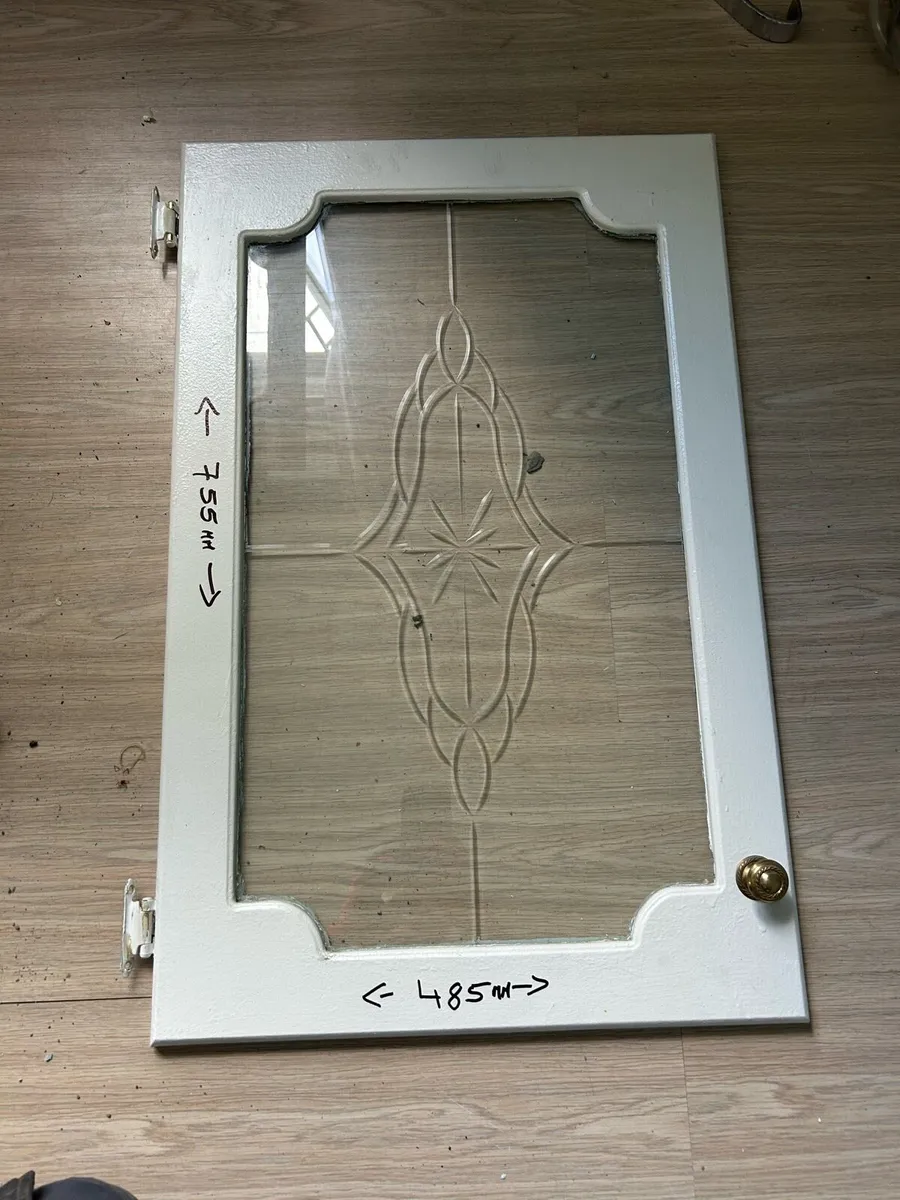 Fireplace and glass doors - Image 2