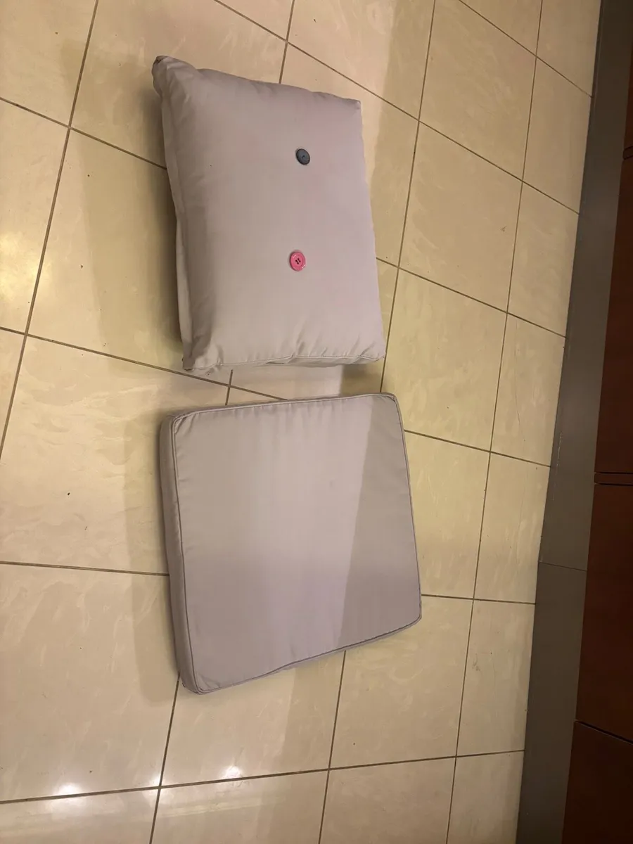 Cushions - Image 2