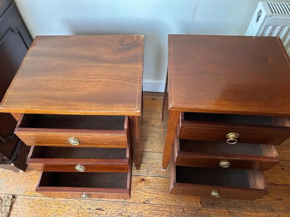 Pair of Mahogany 3-Drawer Bedside Tables - Image 3