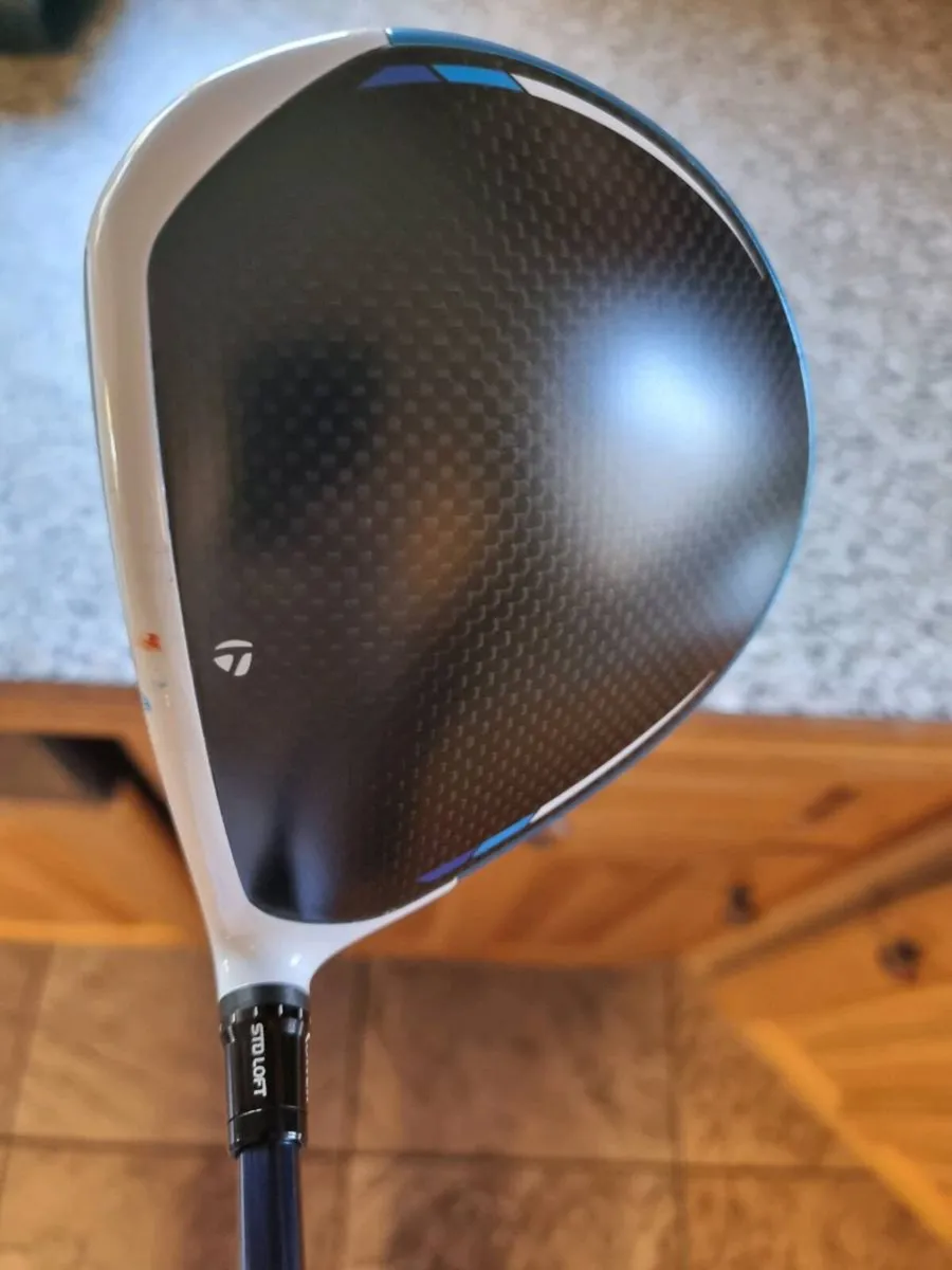 Taylormade Sim 2 Max Driver - Image 3