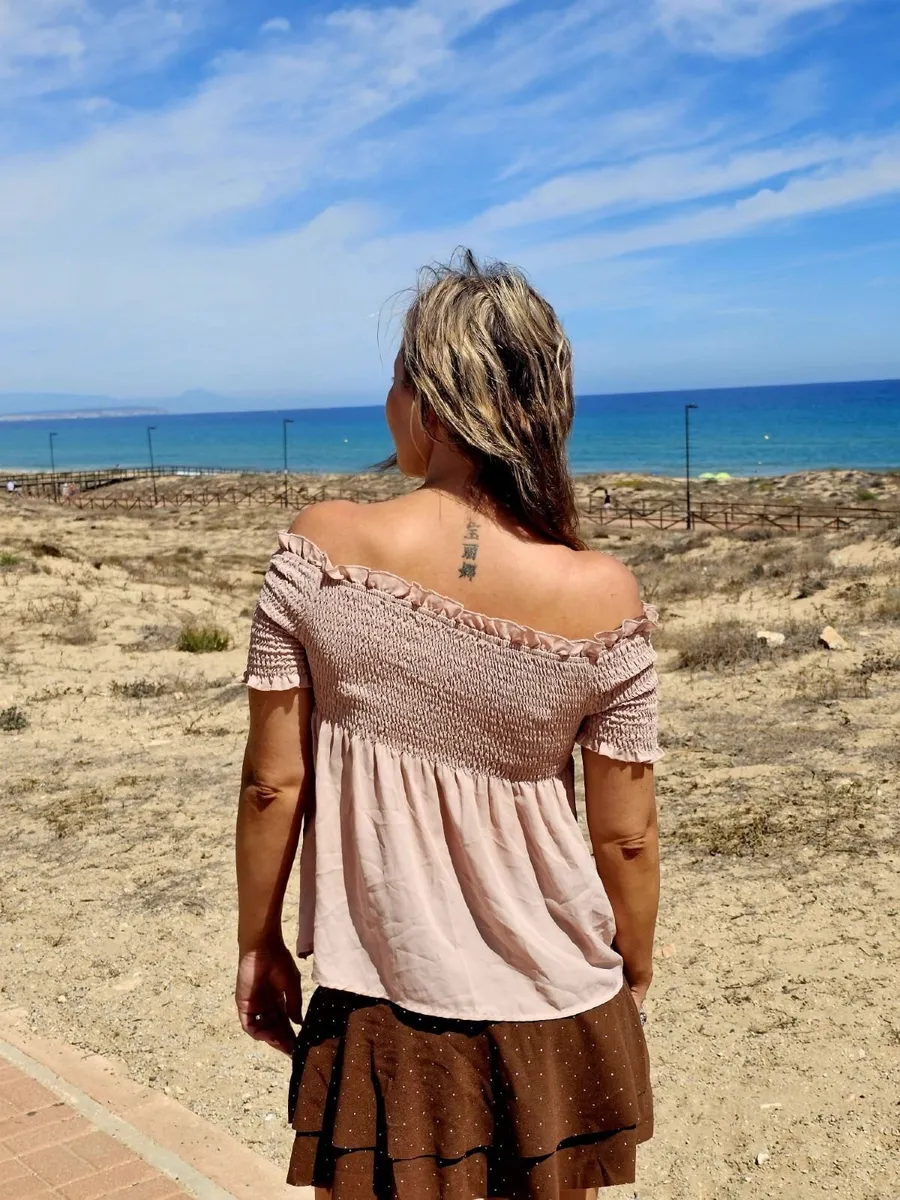 Top blouse -shoulder off - Image 3