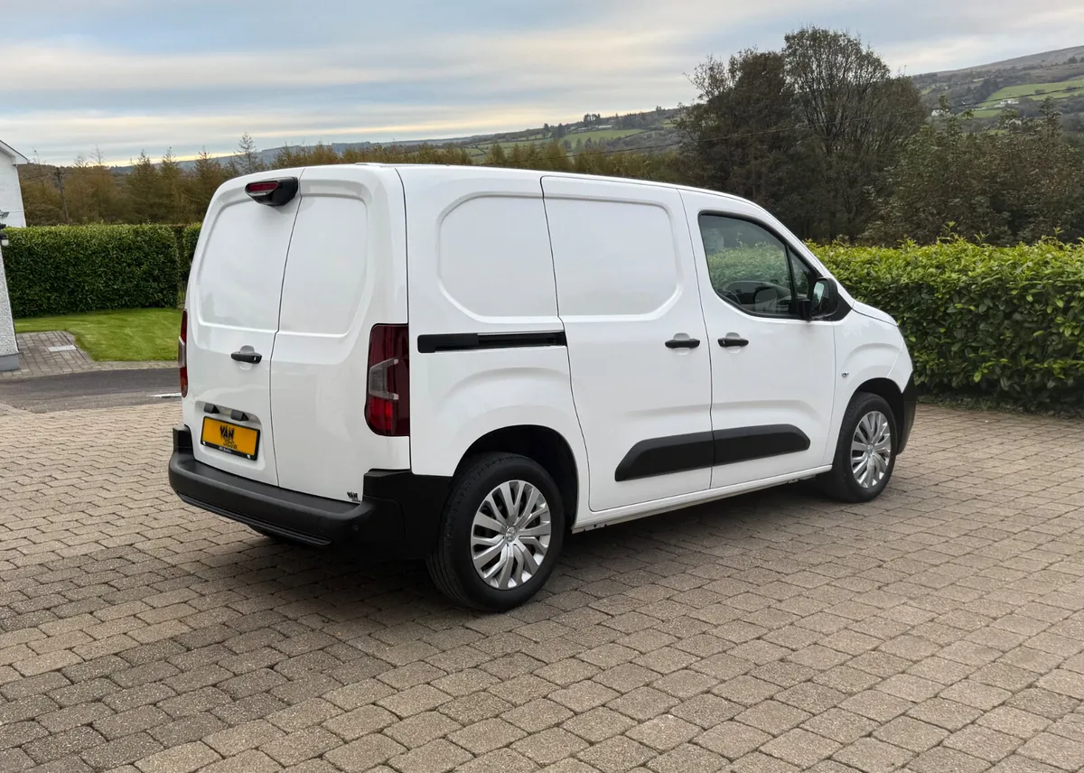2021 (212Reg) Peugeot Partner Professional Plus - Image 4