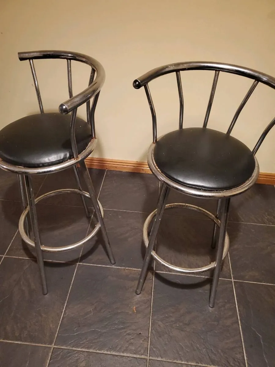 Tall kitchen stools free to collect - Image 2